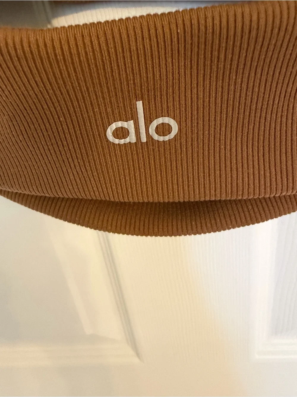 Alo Yoga Slit Bra Espresso Brown Ribbed Cutout Sports Bra Medium